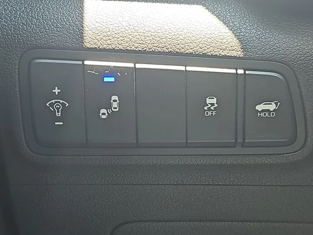 Used 2018 Blue Hyundai Limited image 19