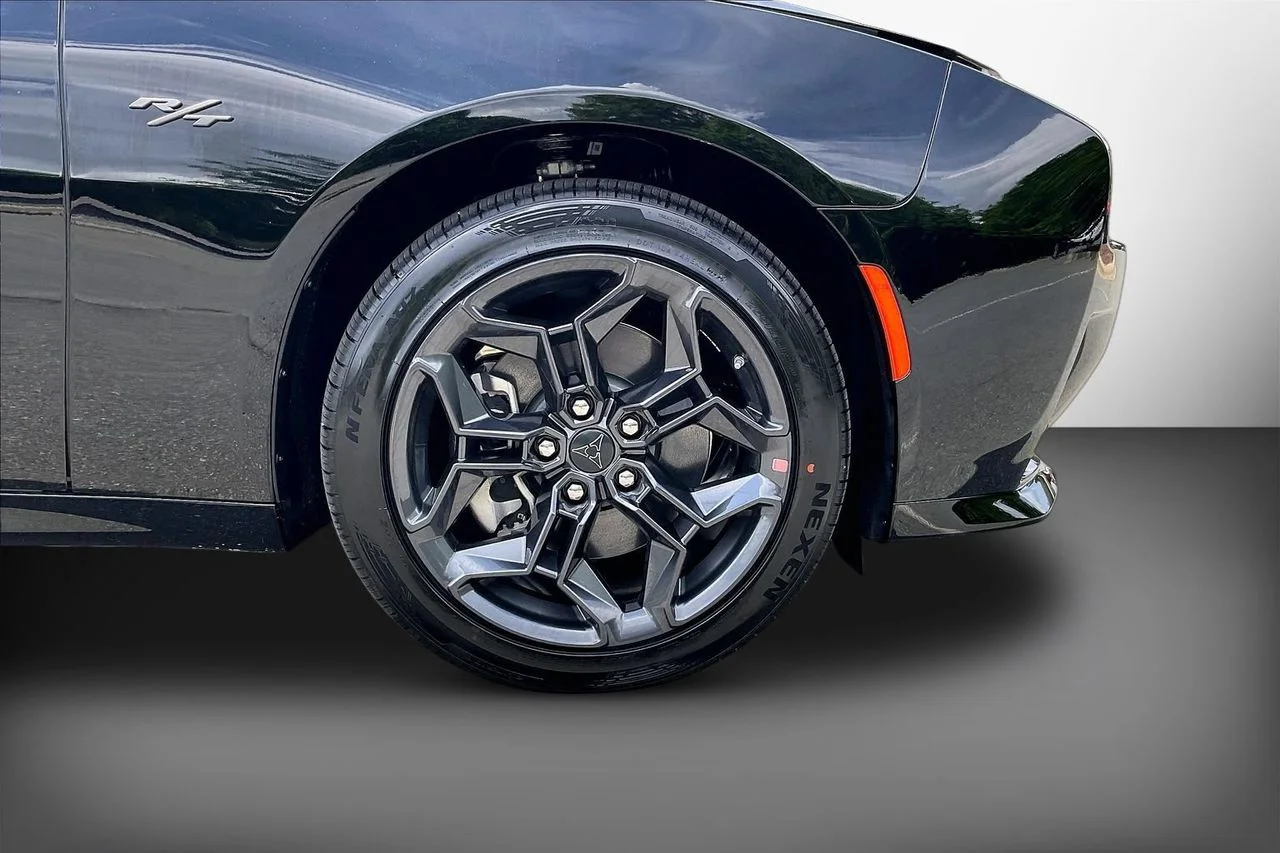New 2026 Diamond Black Crystal Pearlcoat Dodge R/T image 30