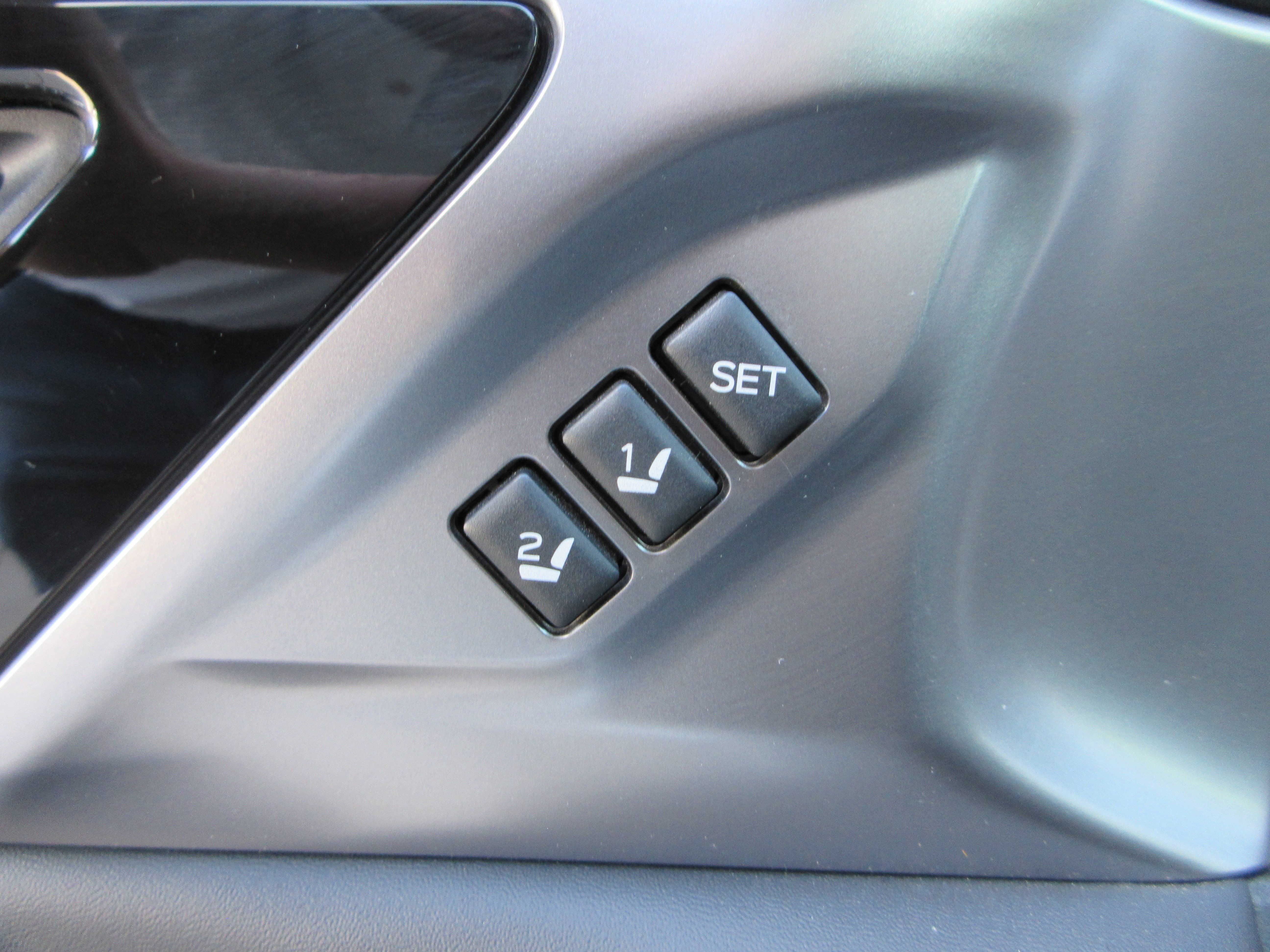 Used 2023 Crystal White Pearl Subaru Limited XT image 29