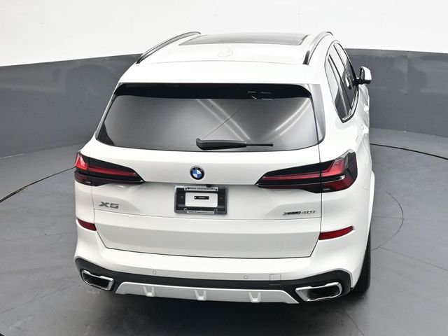 Used 2025 White BMW xDrive40i image 31