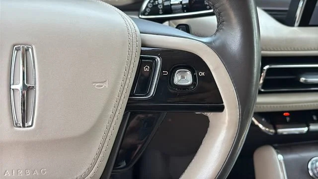 Used 2023 White Lincoln Reserve image 24