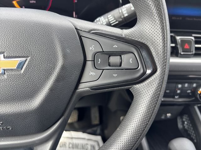 Used 2025 White Chevrolet LT image 23
