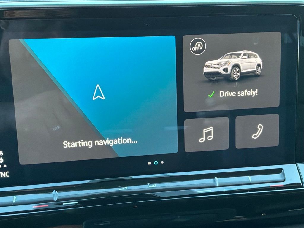 Used 2024  Volkswagen 2.0T SE w/Technology image 17