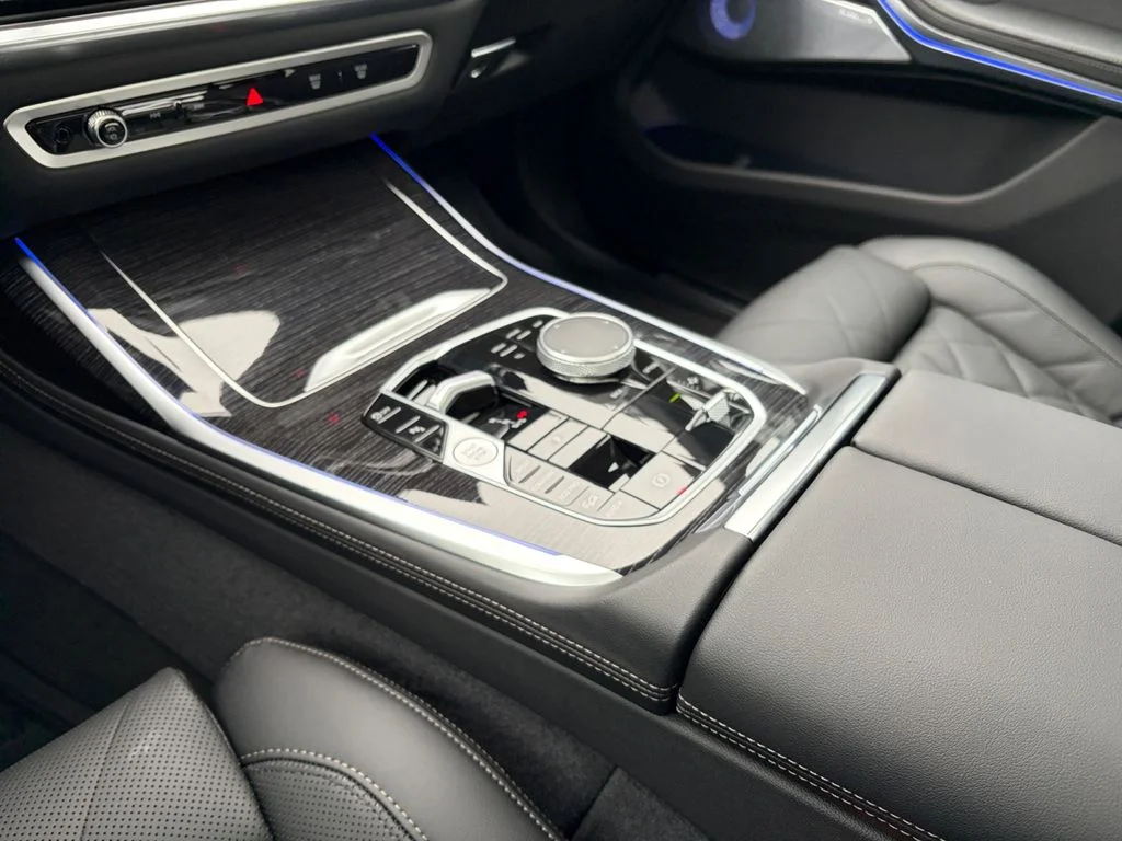 2026 BMW X7 40i - Photo 17