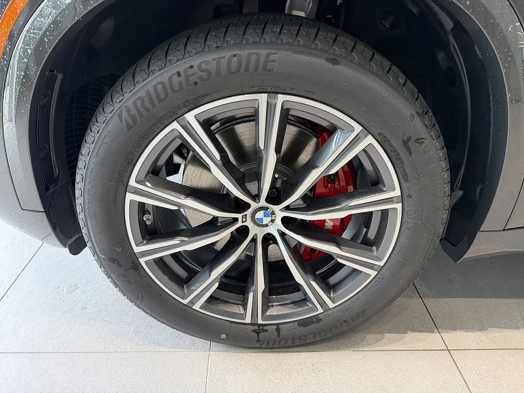 New 2026 Dravit Grey Metallic BMW xDrive40i image 8
