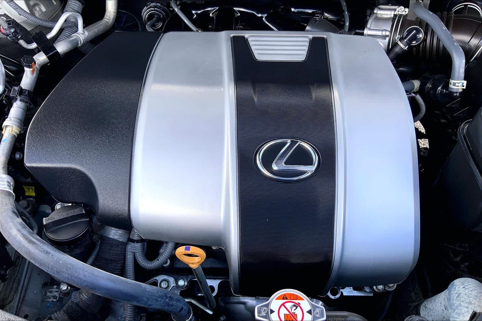 Used 2022 Atomic Silver Lexus  image 32