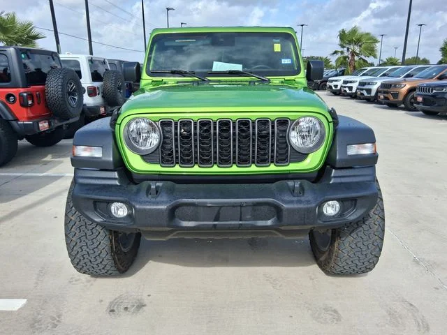 Used 2025  Jeep Sport S image 2