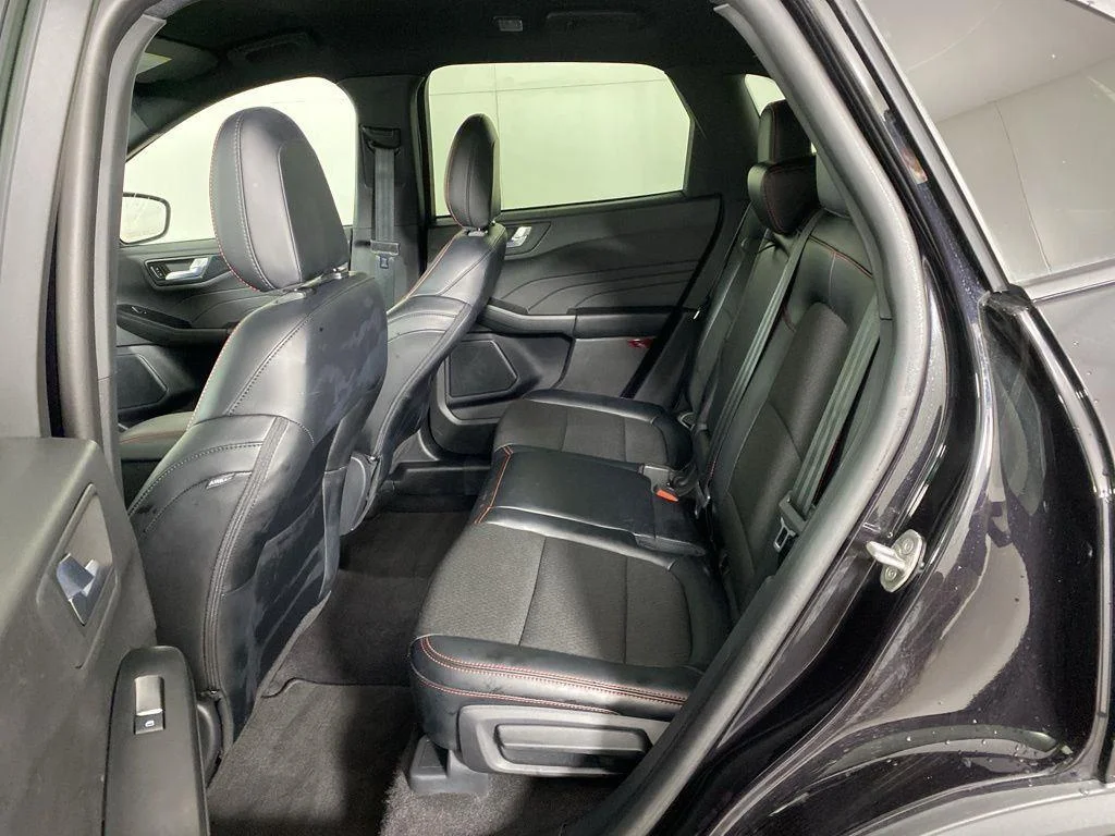 Used 2025 Agate Black Metallic Ford ST-Line image 14