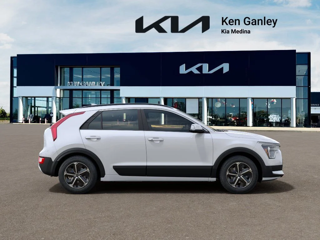New 2026 Snow White Pearl Kia EX image 7