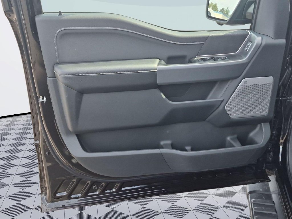 New 2026 Agate Black Metallic Ford XLT image 40