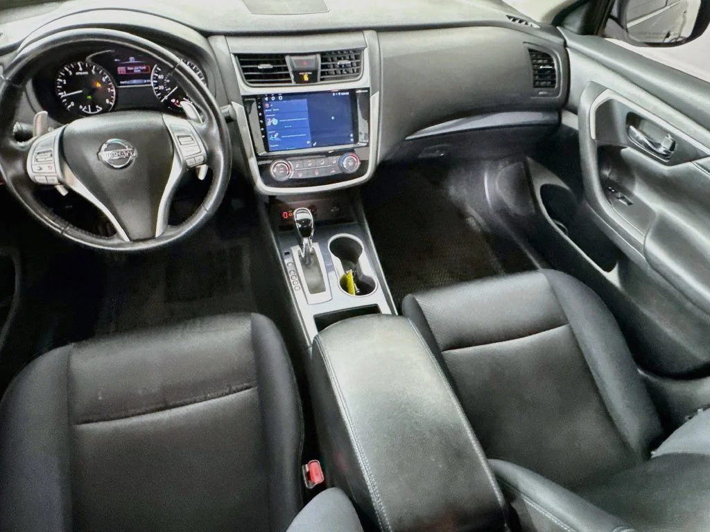 Used 2018 Super Black Clearcoat Nissan 2.5 SR image 26