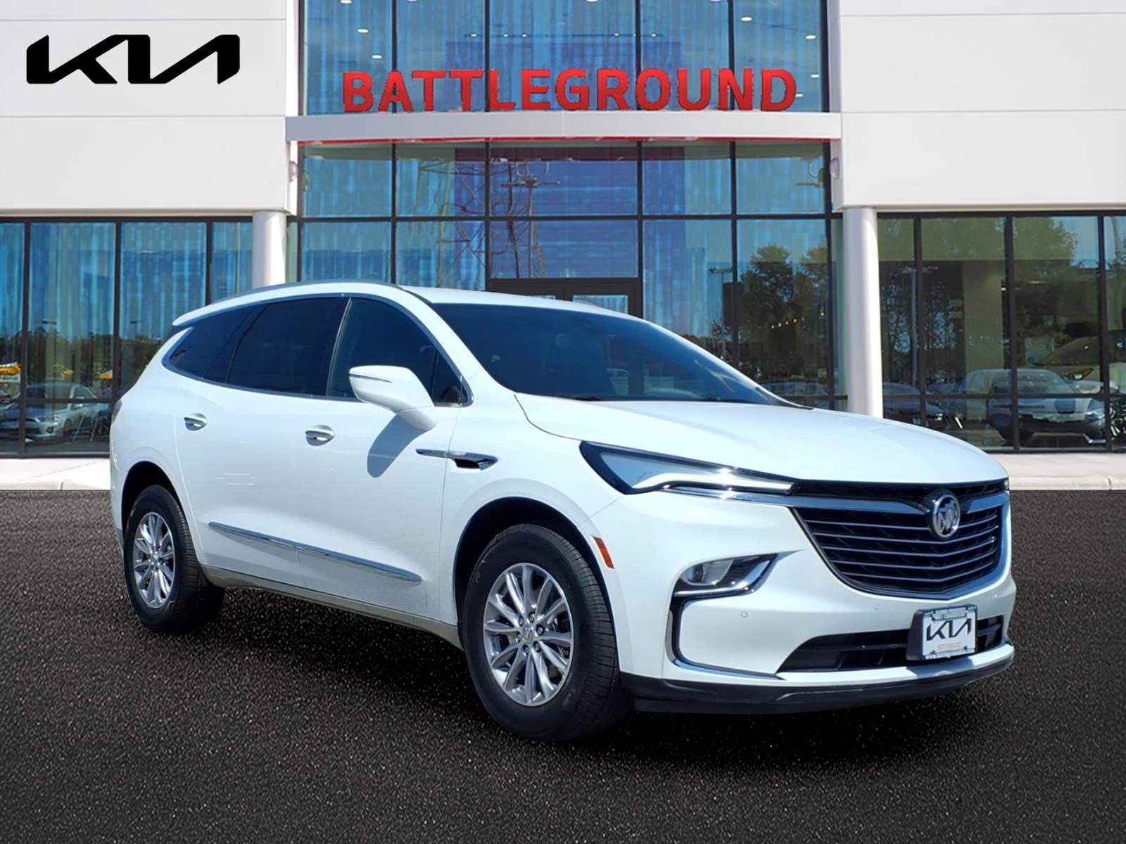 2023 Buick Enclave Essence's photo
