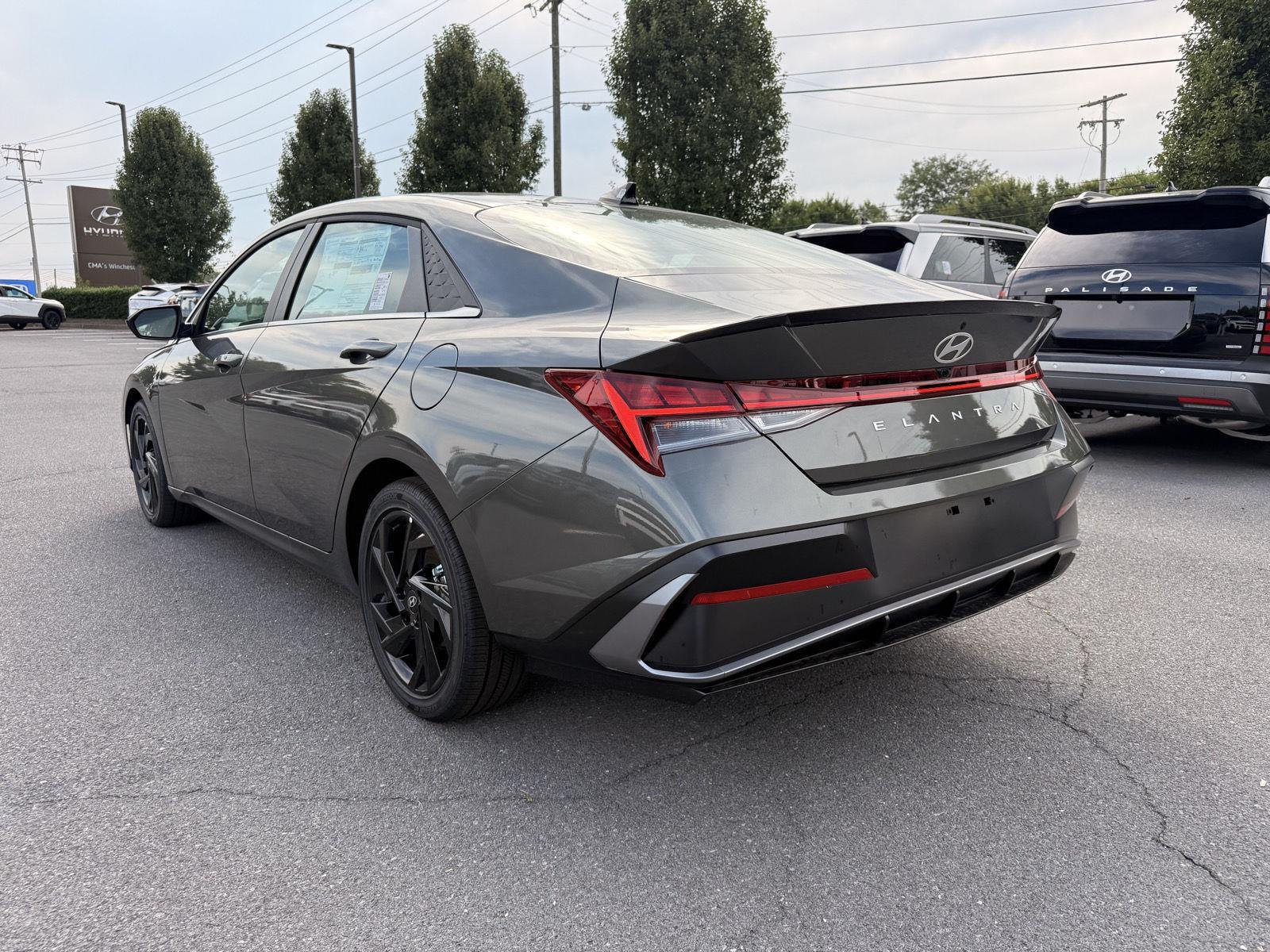 New 2026 Amazon Gray Hyundai SEL Sport image 7