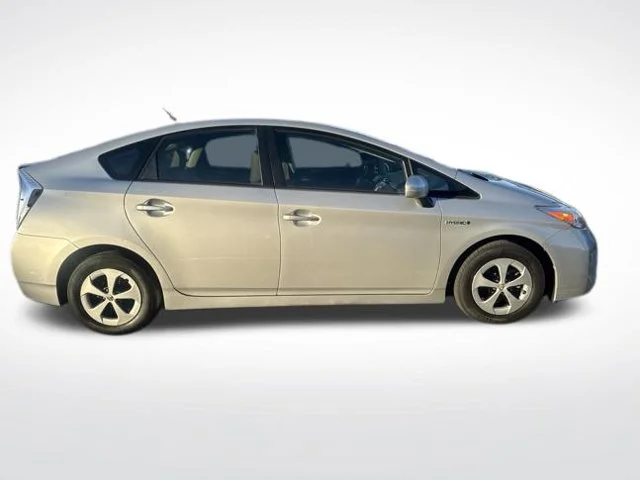 Used 2015 Silver Toyota One image 7