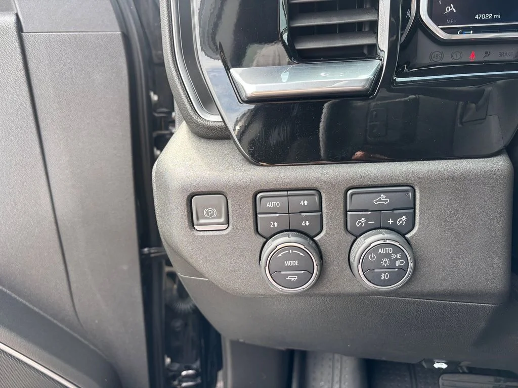Used 2022 Black Chevrolet RST image 19