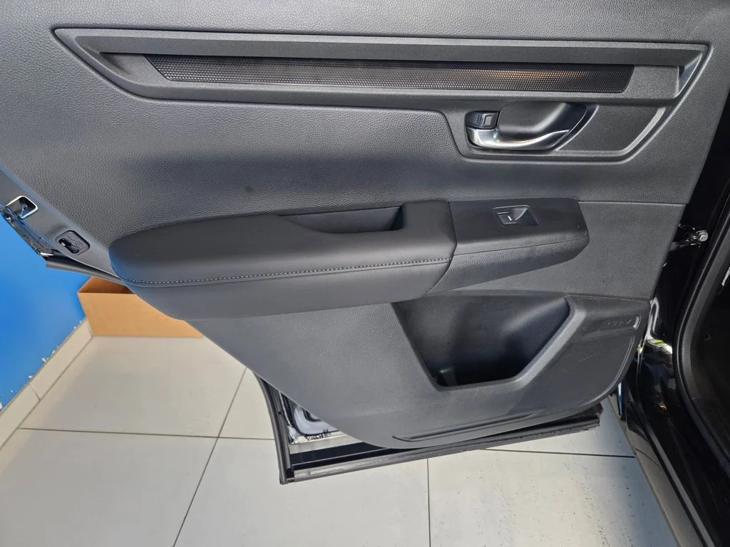 2025 Honda CR-V EX - Photo 18