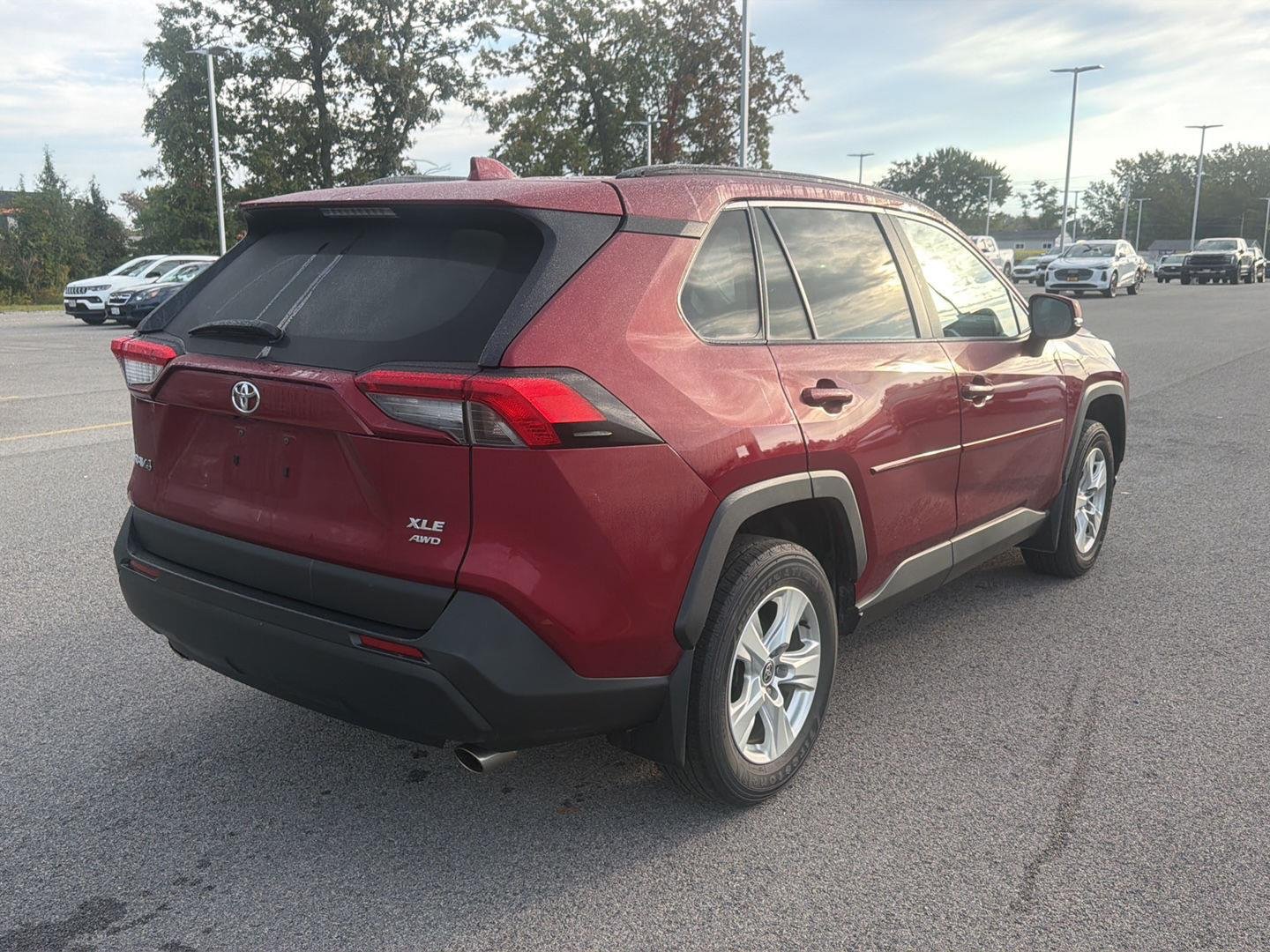 Used 2021 Ruby Flare Pearl Toyota XLE image 3