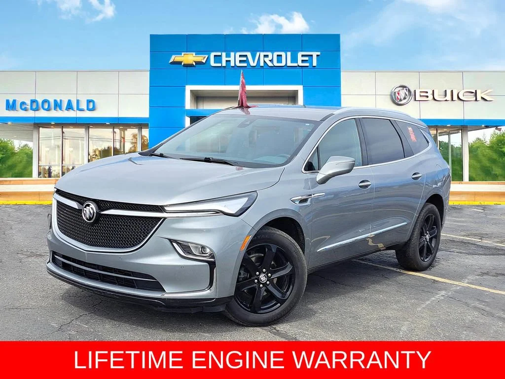 2024 Buick Enclave Essence's photo