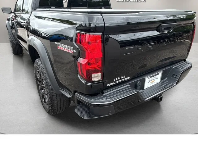 Used 2025 Black Chevrolet Trail Boss image 32