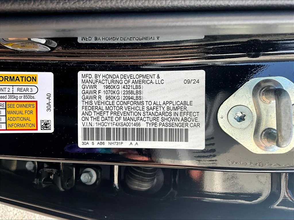 Used 2025 Crystal Black Pearl Honda SE image 20