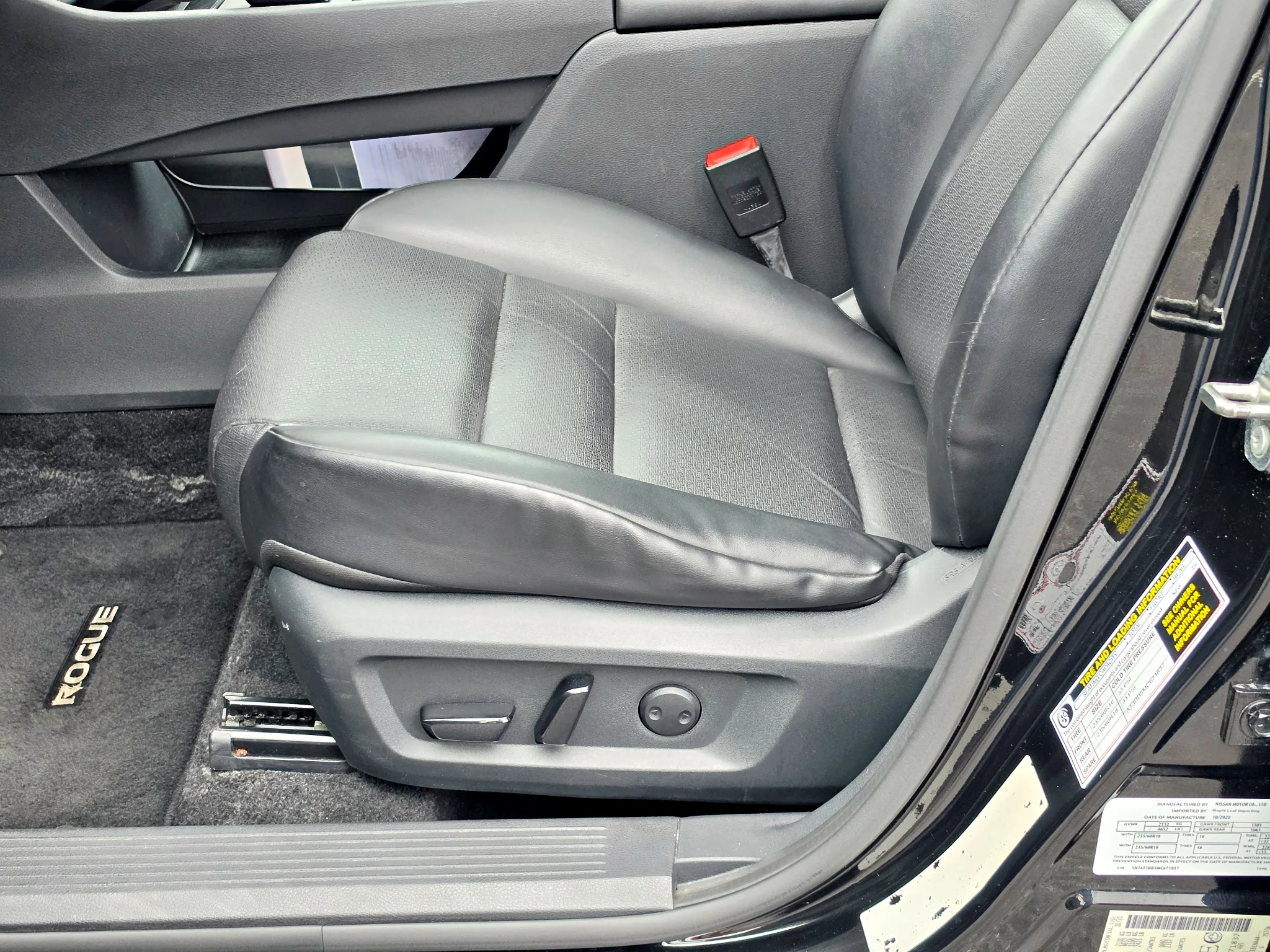 Used 2021 Super Black Nissan SV image 21