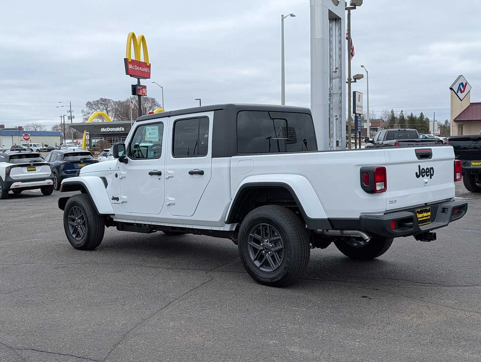 New 2026 Bright White Clear-Coat Exterior Paint Jeep Sport S image 5