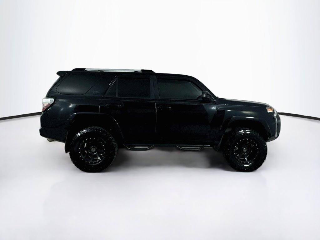 Used 2018 Midnight Black Metallic Toyota SR5 image 8