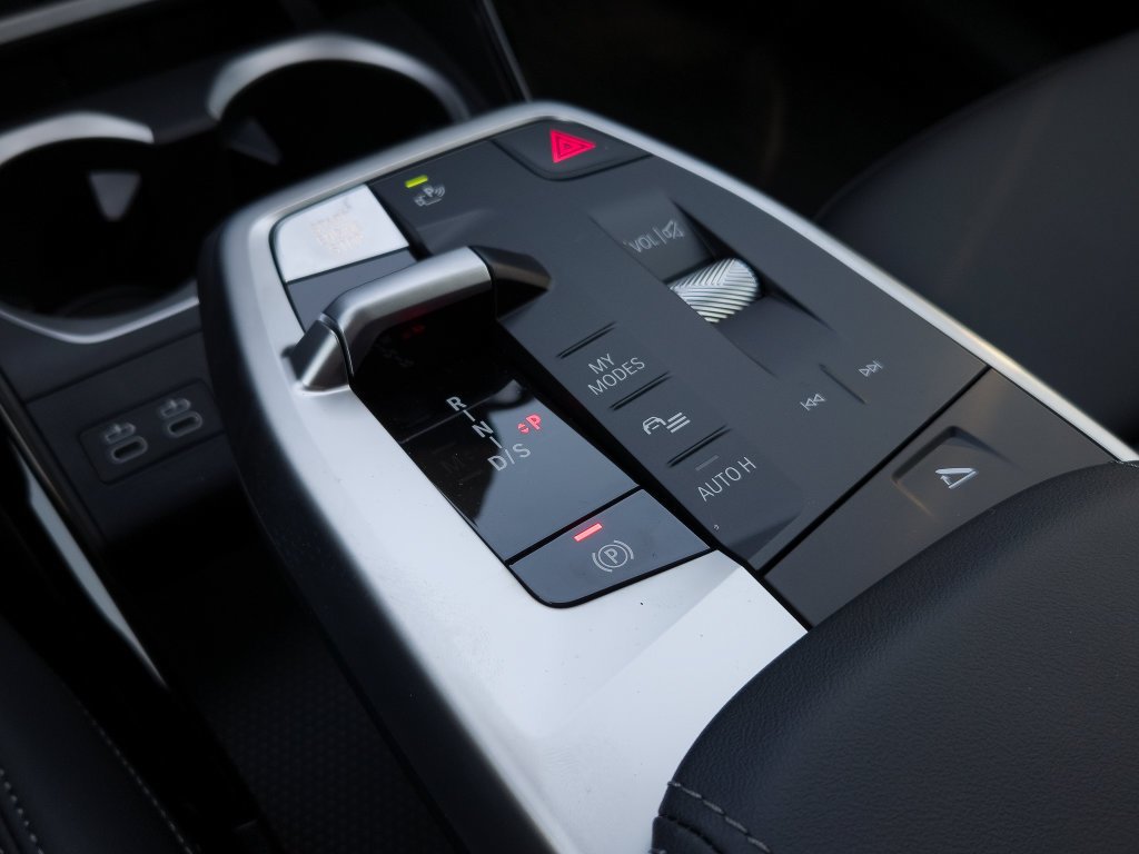 New 2027 Alpine White BMW xDrive28i image 10