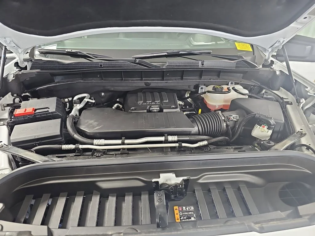 Certified Used 2025 Summit White GMC Elevation image 35