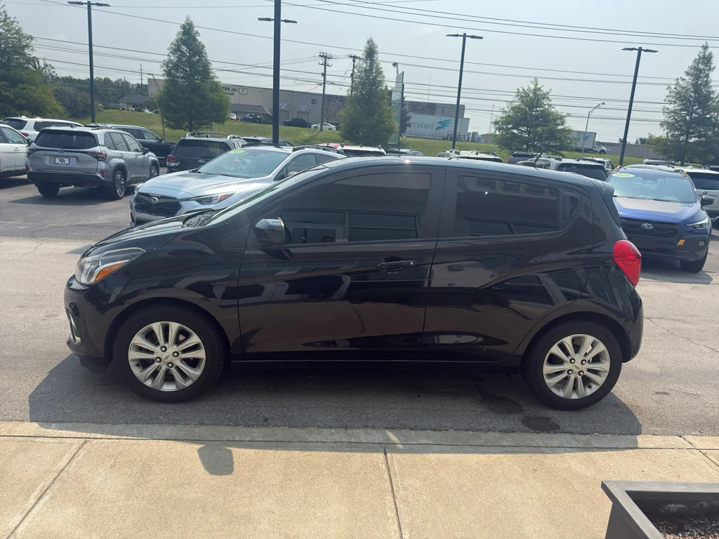 Used 2016 Black Granite Metallic Chevrolet LT image 3