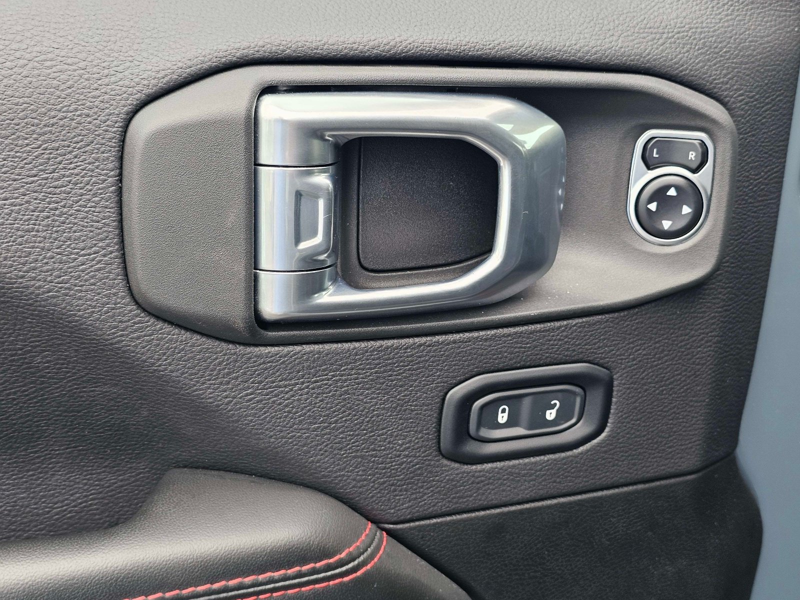 Used 2024 Anvil Clear Coat Jeep Rubicon image 17