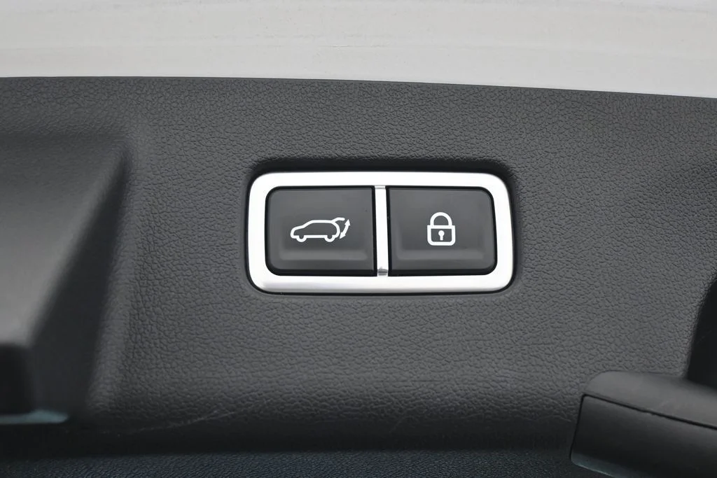 Used 2022 Glacial White Pearl Kia EX image 39