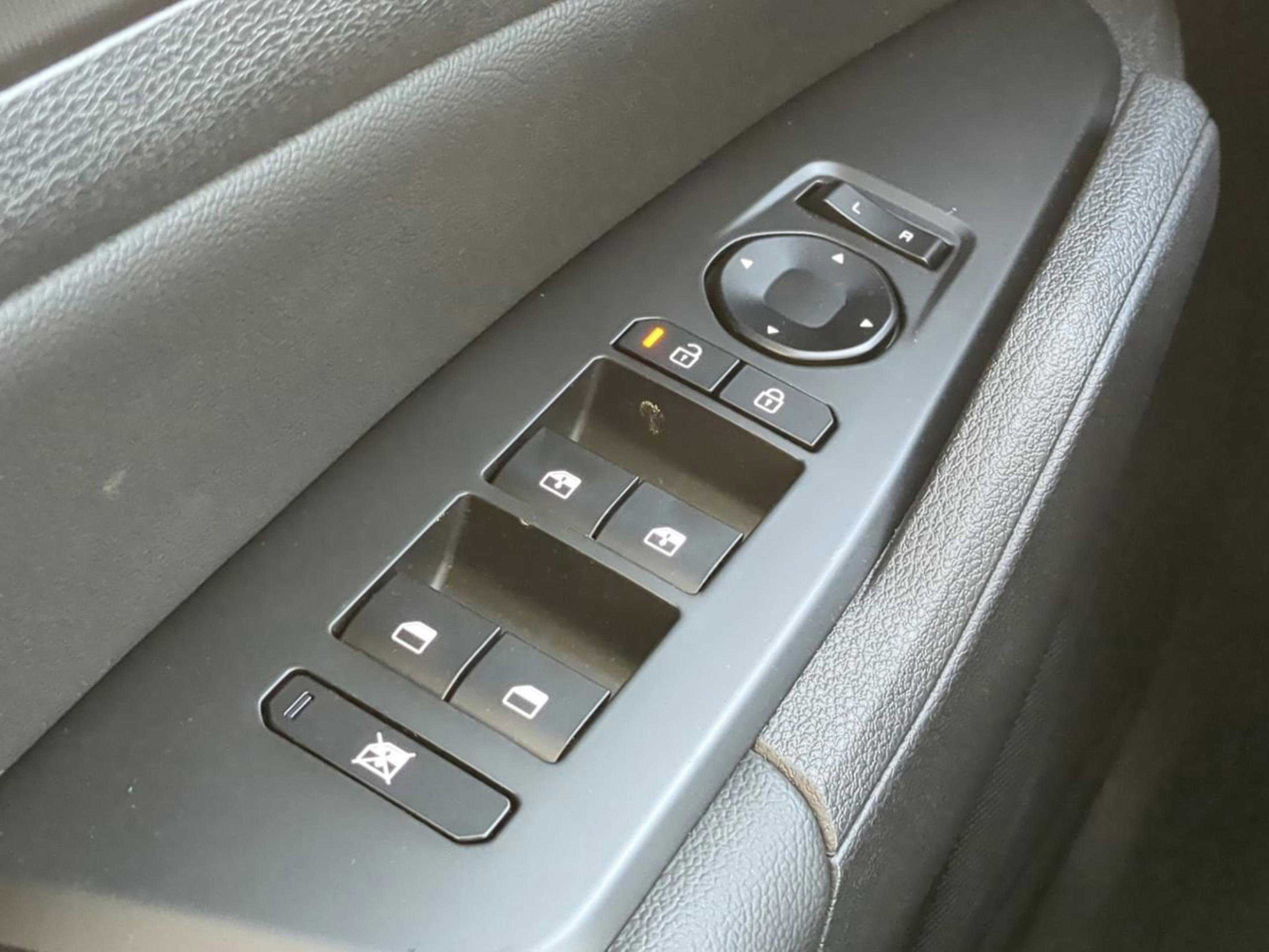 New 2026 Wolf Gray Kia EX image 24