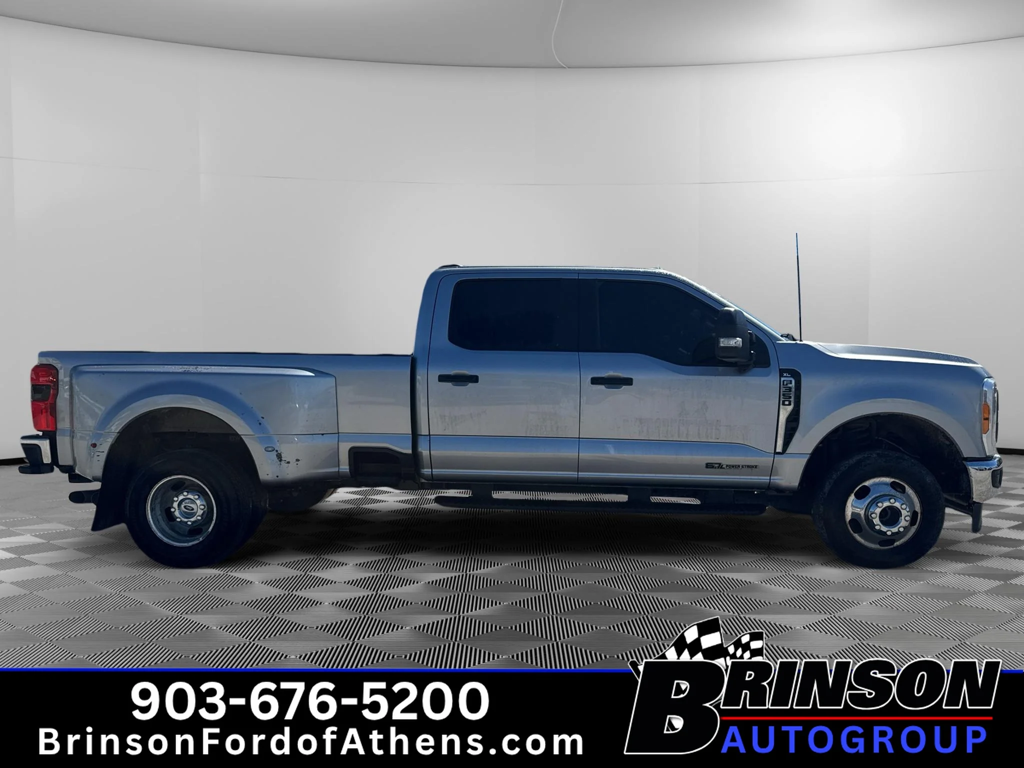 Used 2023 Iconic Silver Metallic Ford XL image 4