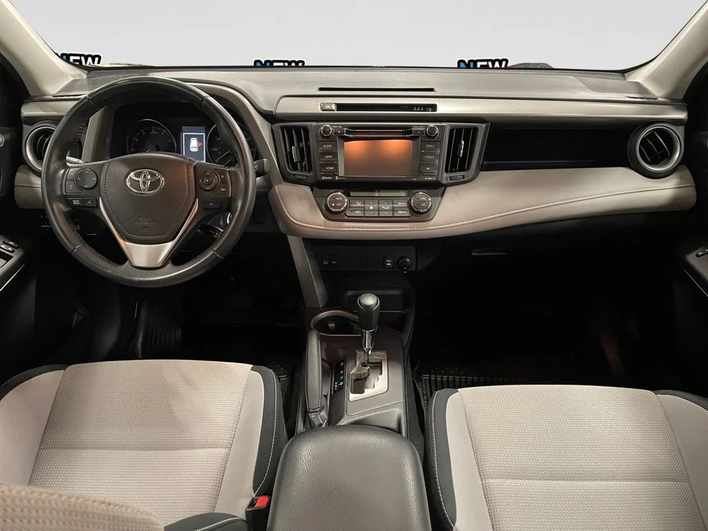 Used 2017 Silver Sky Toyota XLE image 10