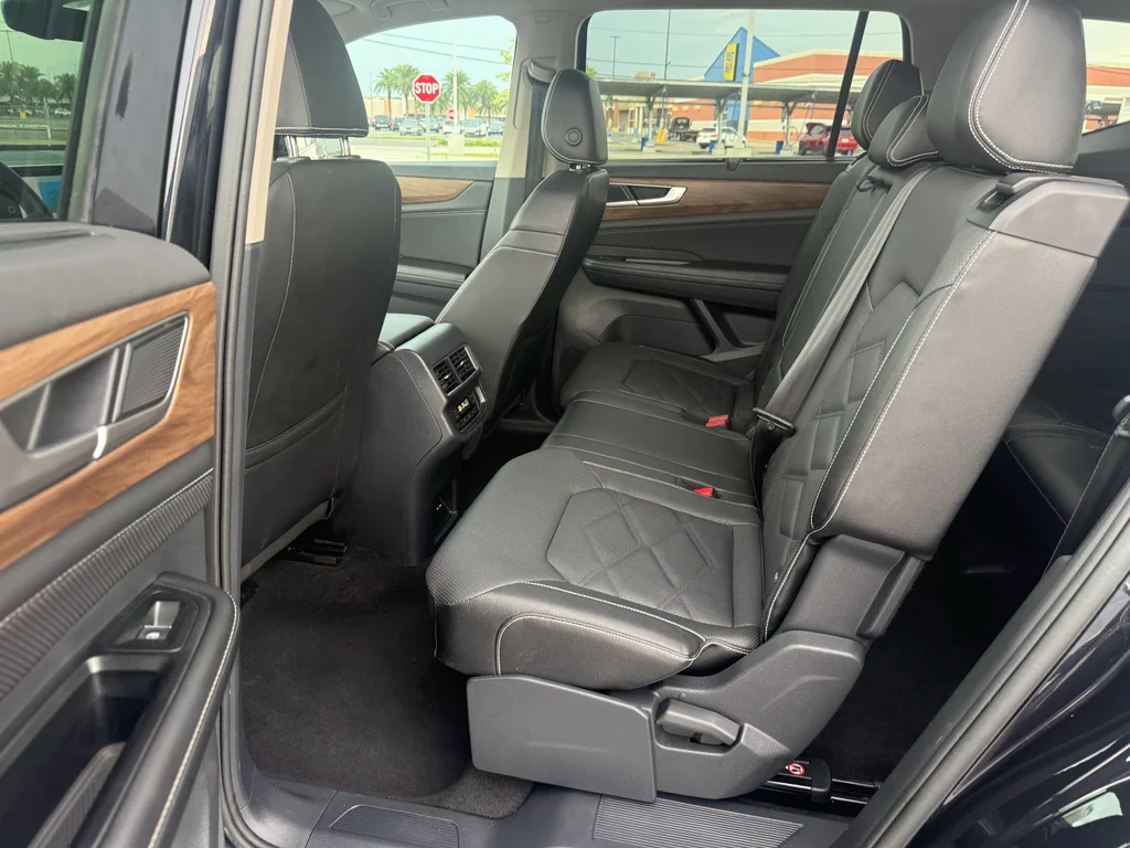 2025 Volkswagen Atlas SE w/Tech - Photo 21