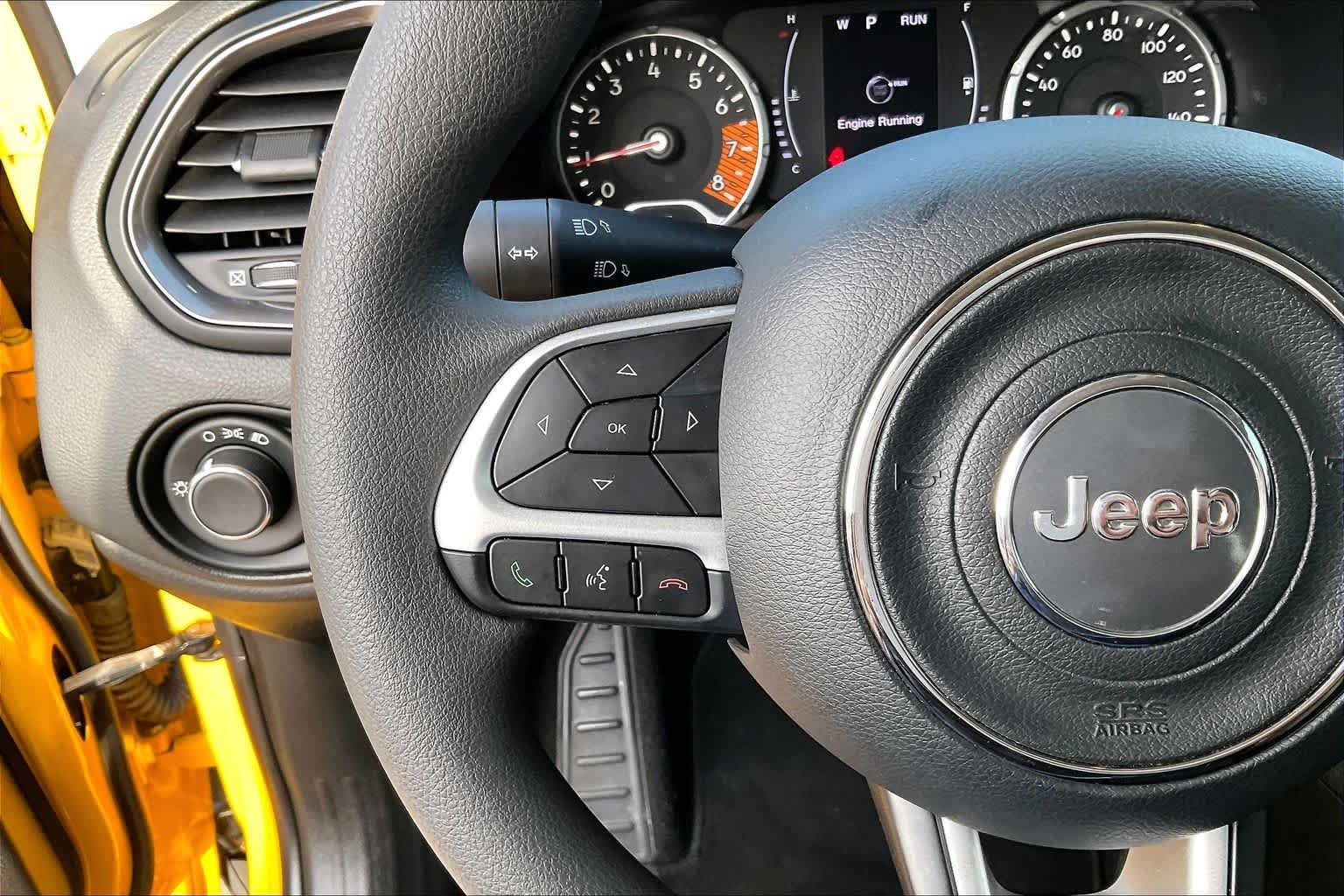 Used 2023 Solar Yellow Clearcoat Jeep Latitude image 23