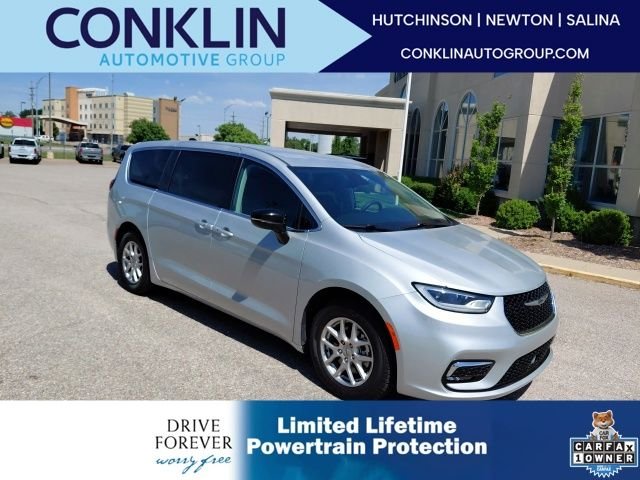 Used 2024 Silver Chrysler Touring L image 1