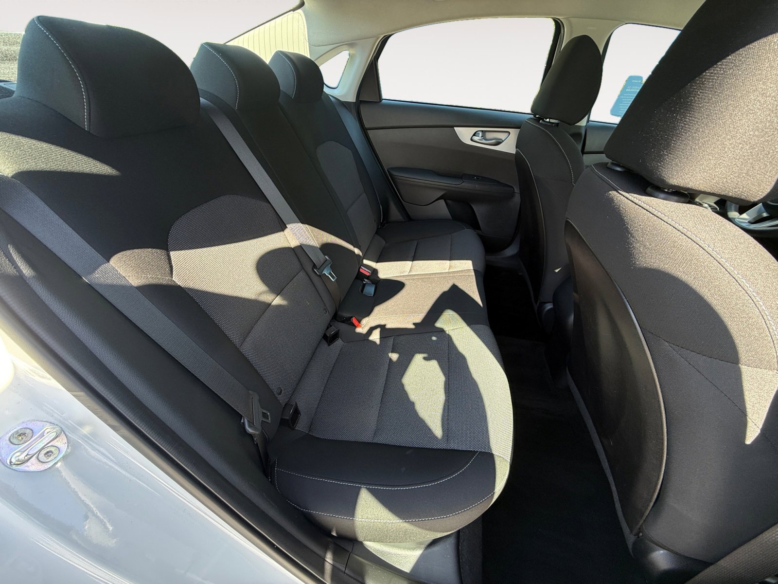 Used 2022 Snow White Pearl Kia LXS image 18