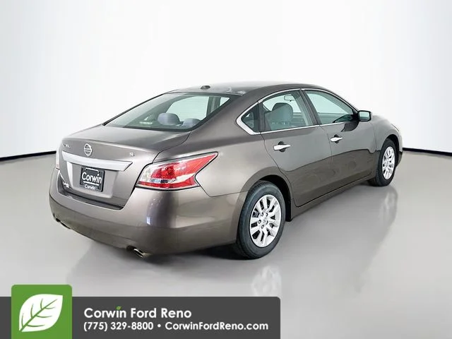 Used 2015 Java Metallic Nissan 2.5 S image 7