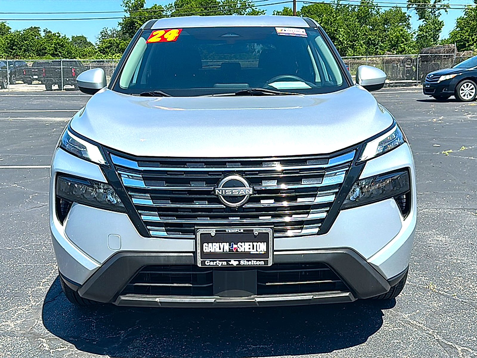 Used 2024 Brilliant Silver Metallic Nissan SV FWD image 11