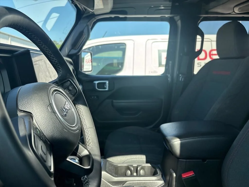 Used 2025 Black Jeep Rubicon image 16