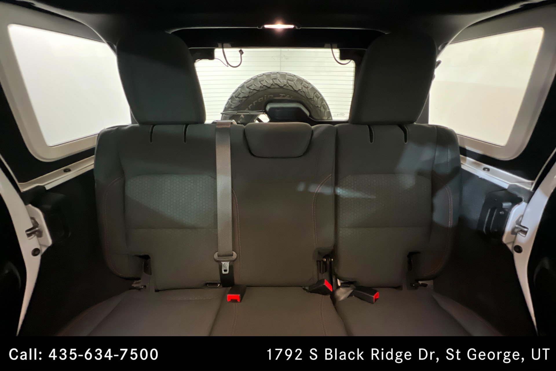 Used 2019 Bright White Clearcoat Jeep Rubicon image 26
