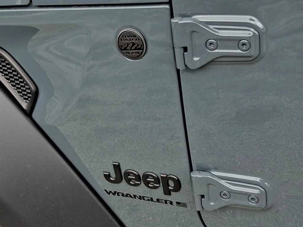 New 2026 Anvil Clear-Coat Exterior Paint Jeep Sport S image 15