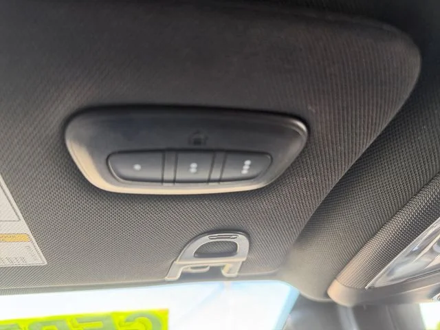 Used 2022 Gray Jeep Latitude image 22