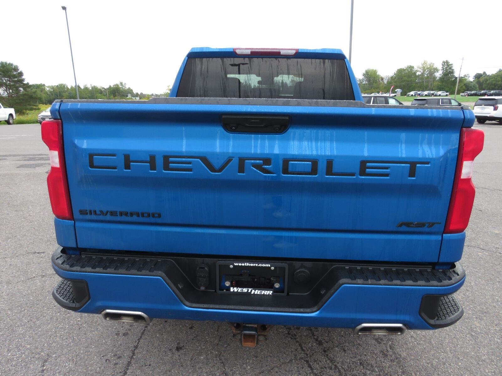 Used 2023 Glacier Blue Metallic Chevrolet RST image 10