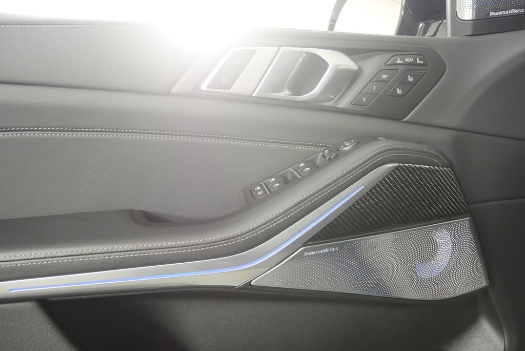 2026 BMW X7 M60i - Photo 8