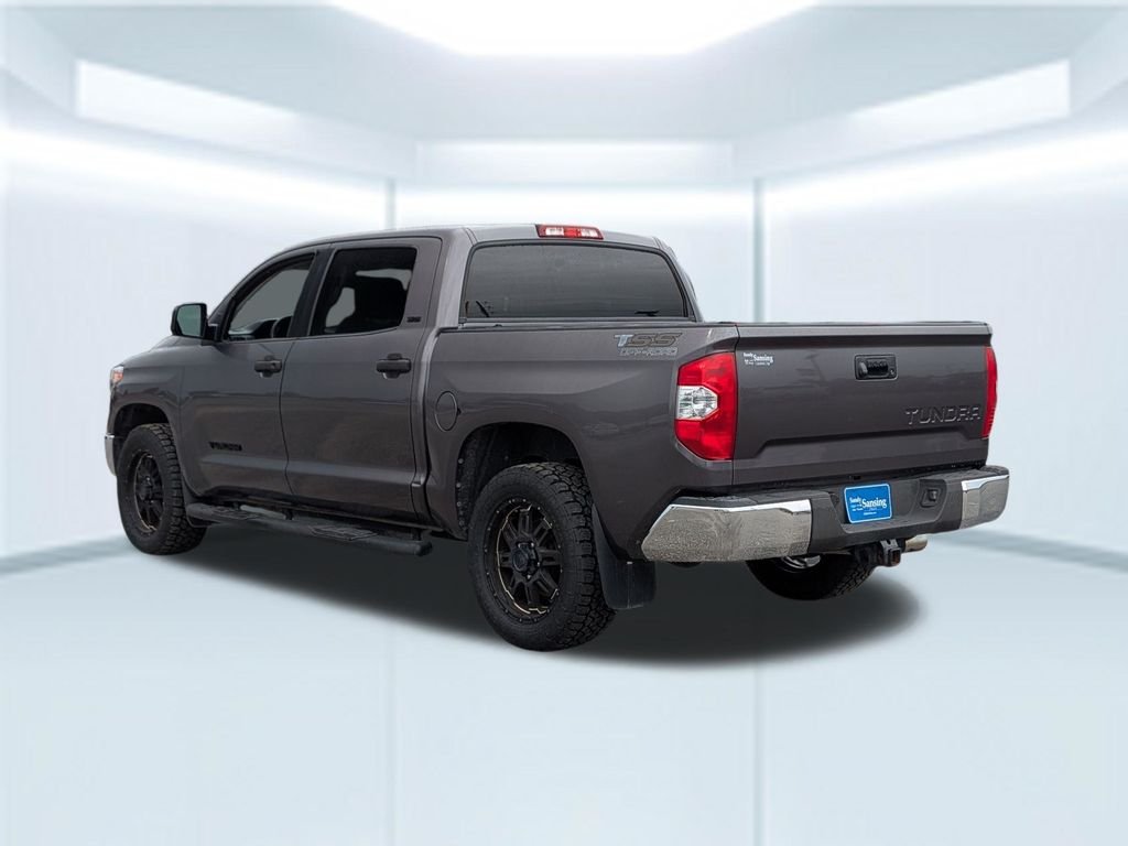 Used 2017 Gray Toyota SR5 image 4