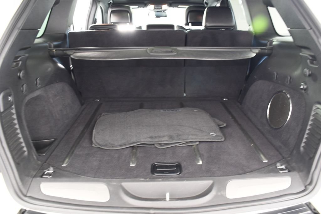 Used 2015 Bright White Clearcoat Jeep Overland image 24