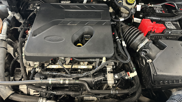 Used 2020 Magnetic Metallic Ford SE image 26